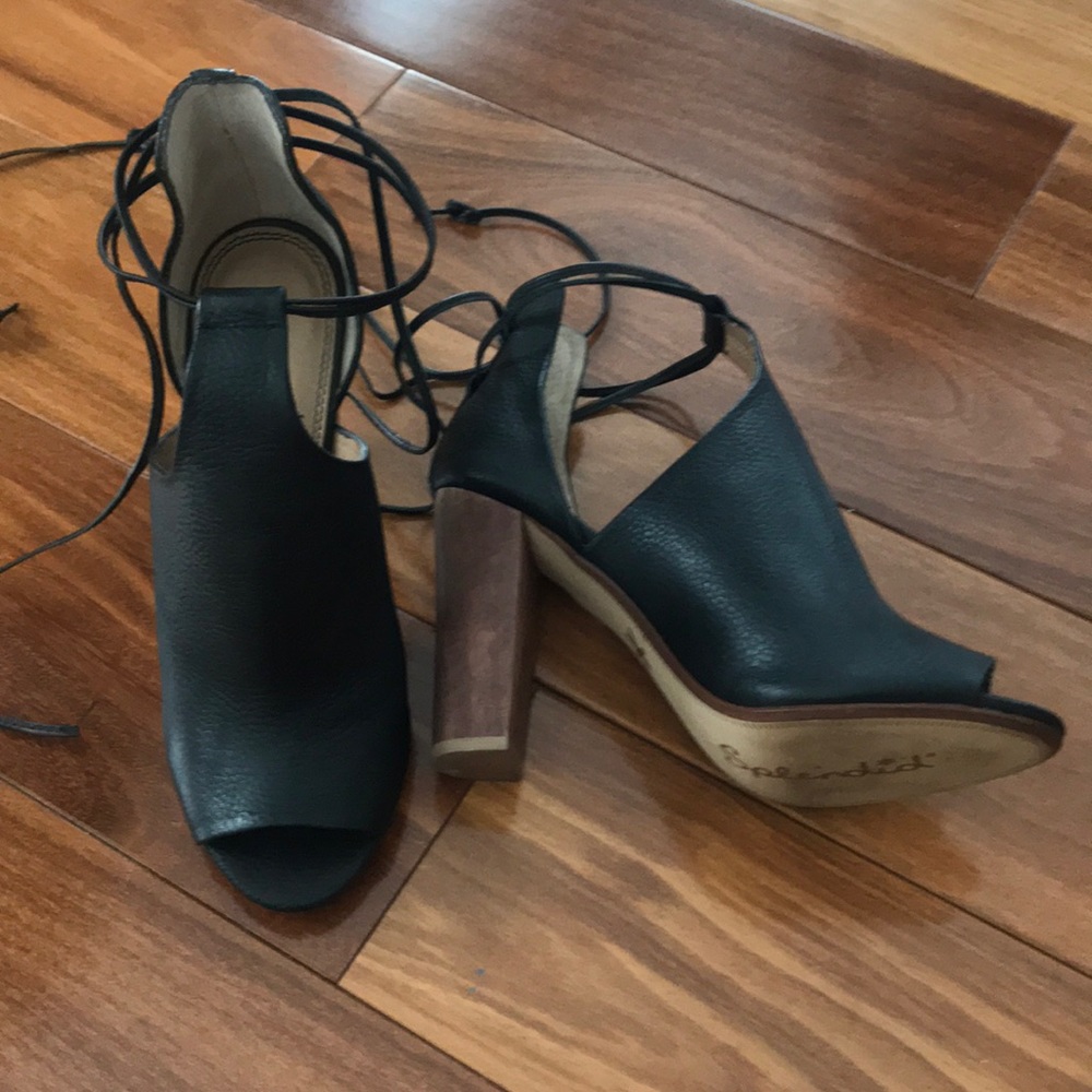 ❌SOLD❌Splendid lace up shoes